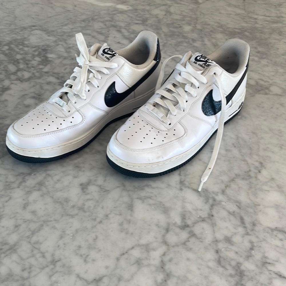 Nike Air Force 1 used but clean